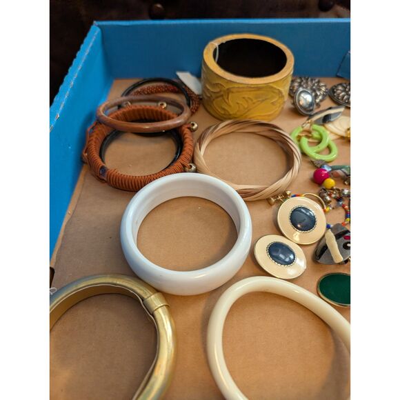 Mixed Lot – Earrings & Bracelets Assorted Styles, Shipped As Shown - Picture 3 of 7